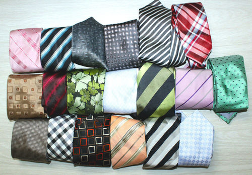Paket 19 Krawatten Binder Herren Anzug Wiederverkäufer