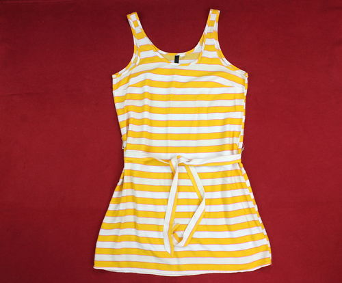 H&M Sommer Mini Strand Kleid gestreift Gürtel gelb weiß 38